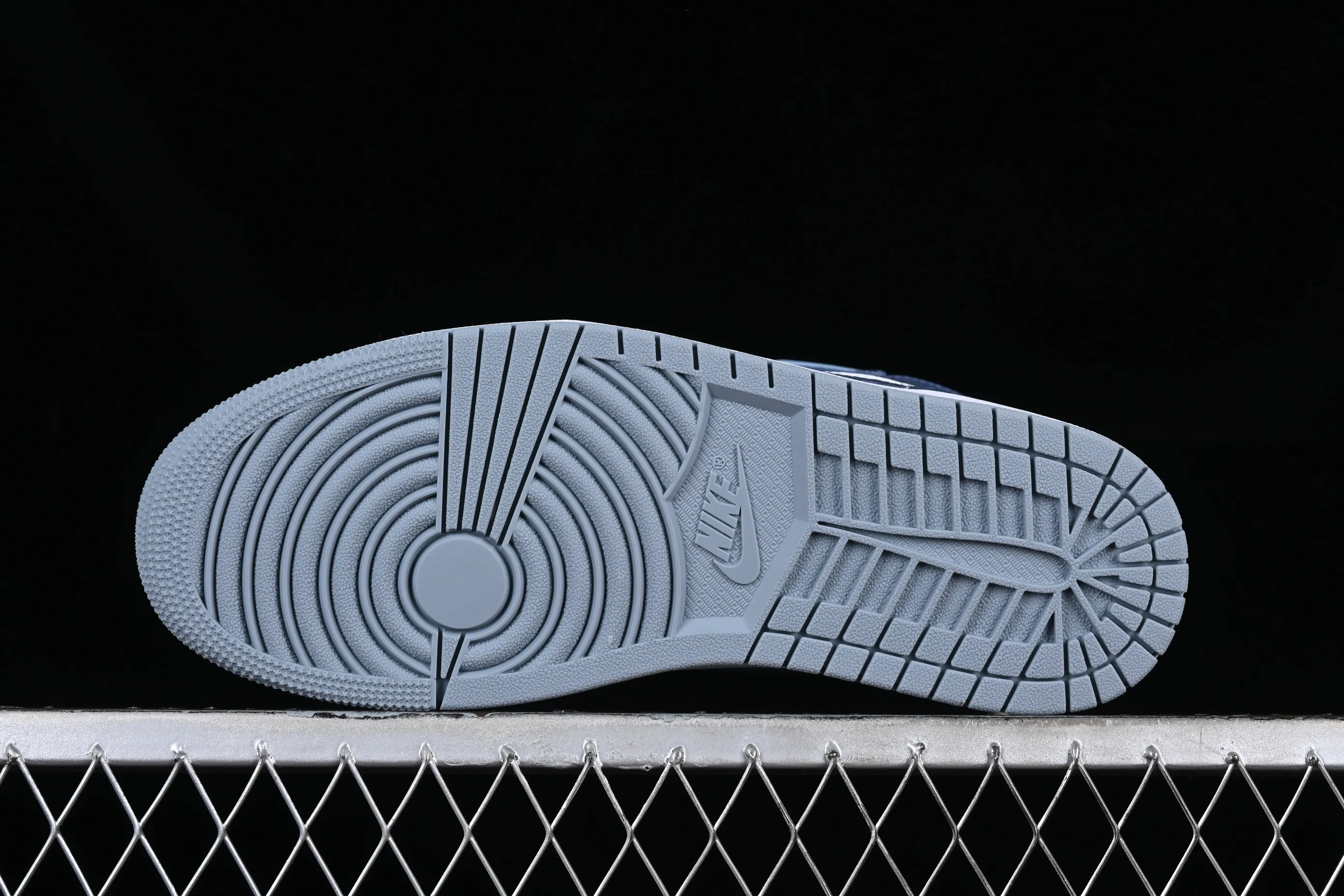 All categories Air Jordan Jordan series basketball shoes Air Jordan 1 Mid Air Jordan 1 Mid AJ1 Joe 1 white and blue Chinese culture and leisure sneakers BQ6472-140
